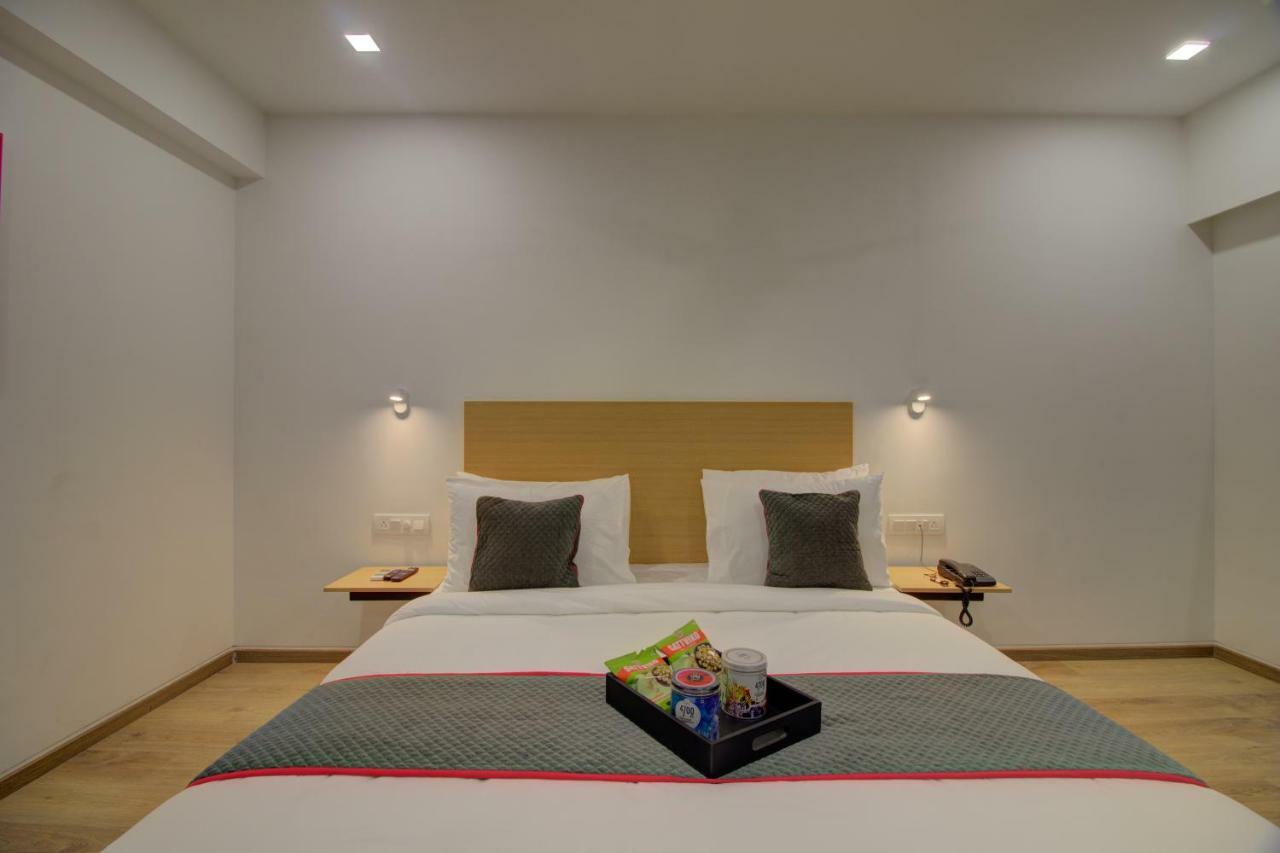 Townhouse Oak Kopar Khairane Navi Mumbai Formerly Ivy Hotel מראה חיצוני תמונה