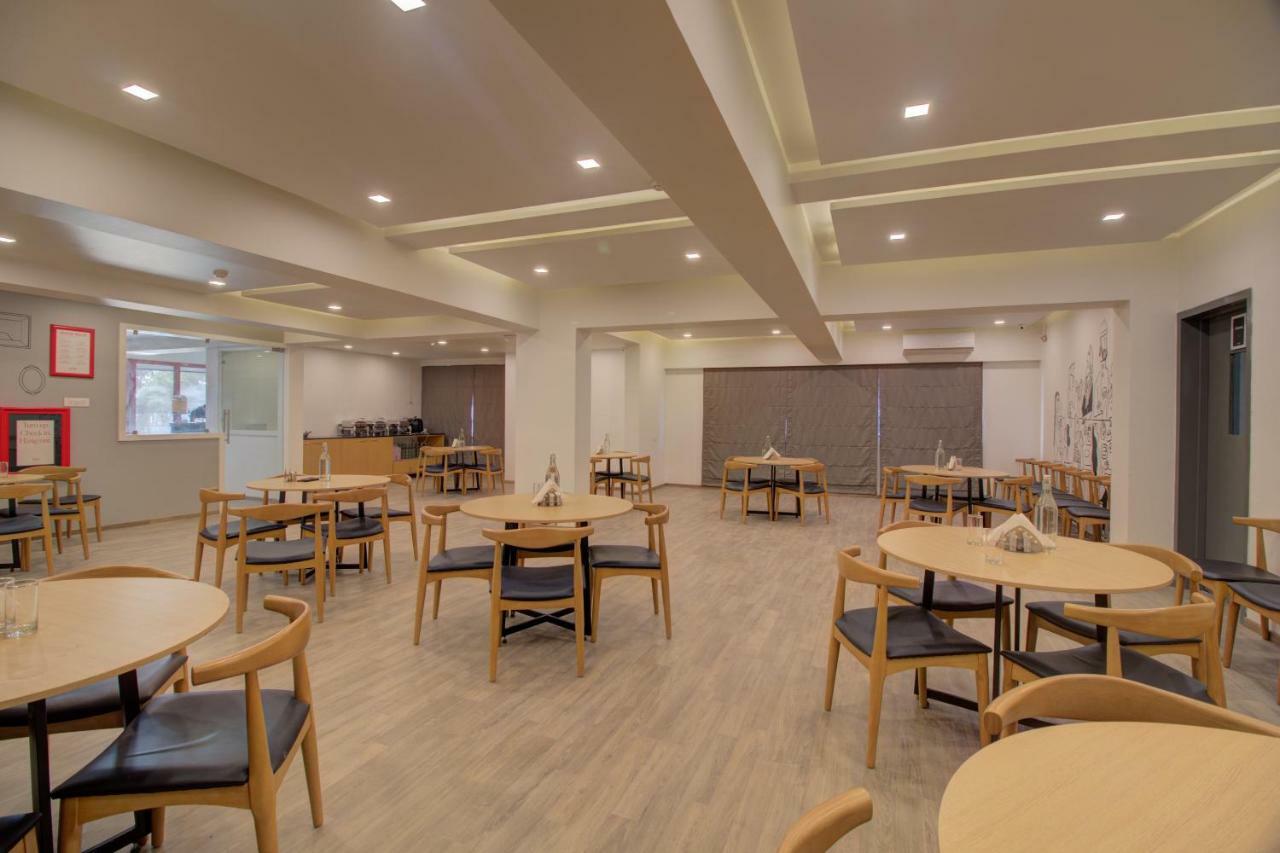 Townhouse Oak Kopar Khairane Navi Mumbai Formerly Ivy Hotel מראה חיצוני תמונה